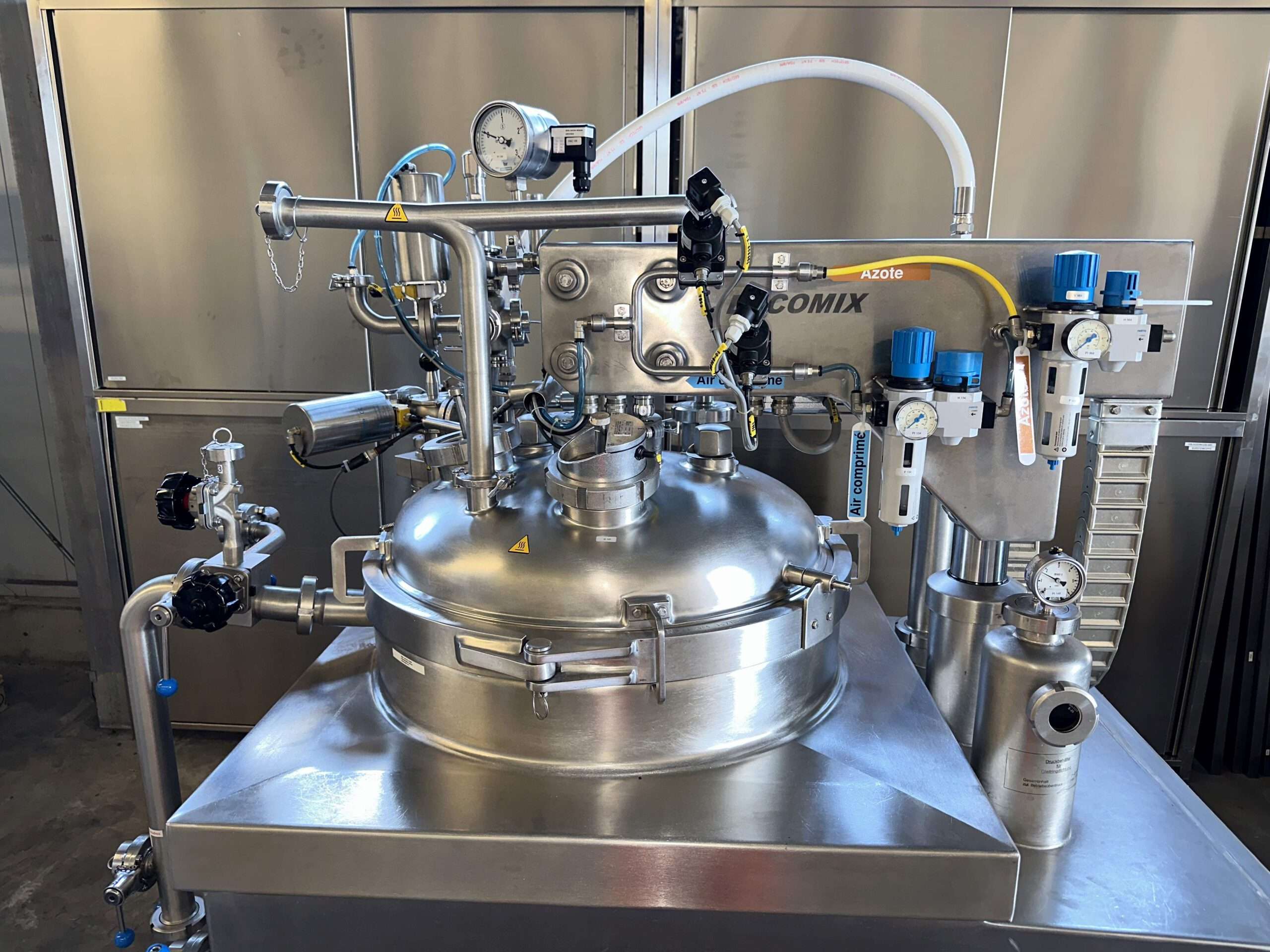 Homogenizing mixer with powderjet 4