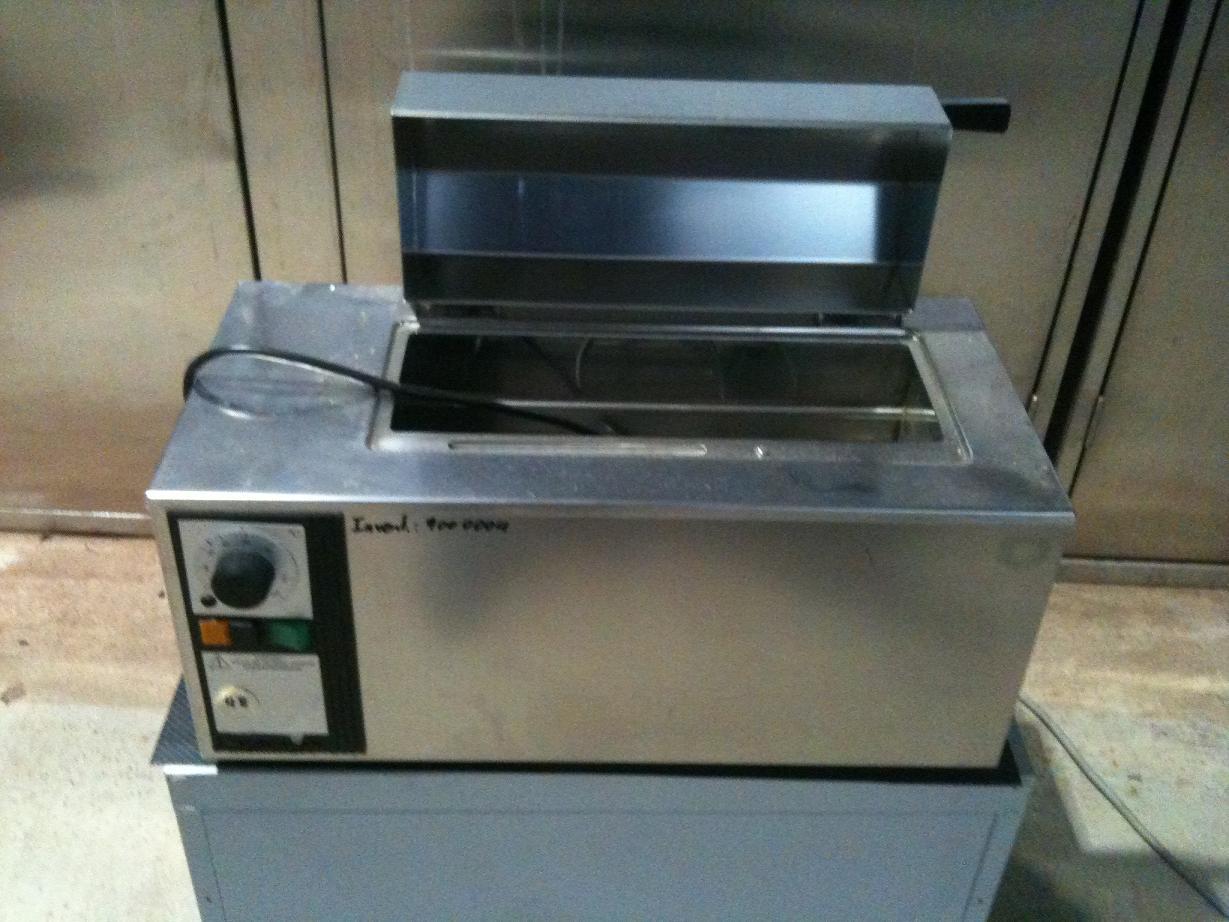 Gebrauchte Machines warm water bath - Memmert - Industriemaschine kaufen bei GS-INDUSTRIESERVICE Heidenheim