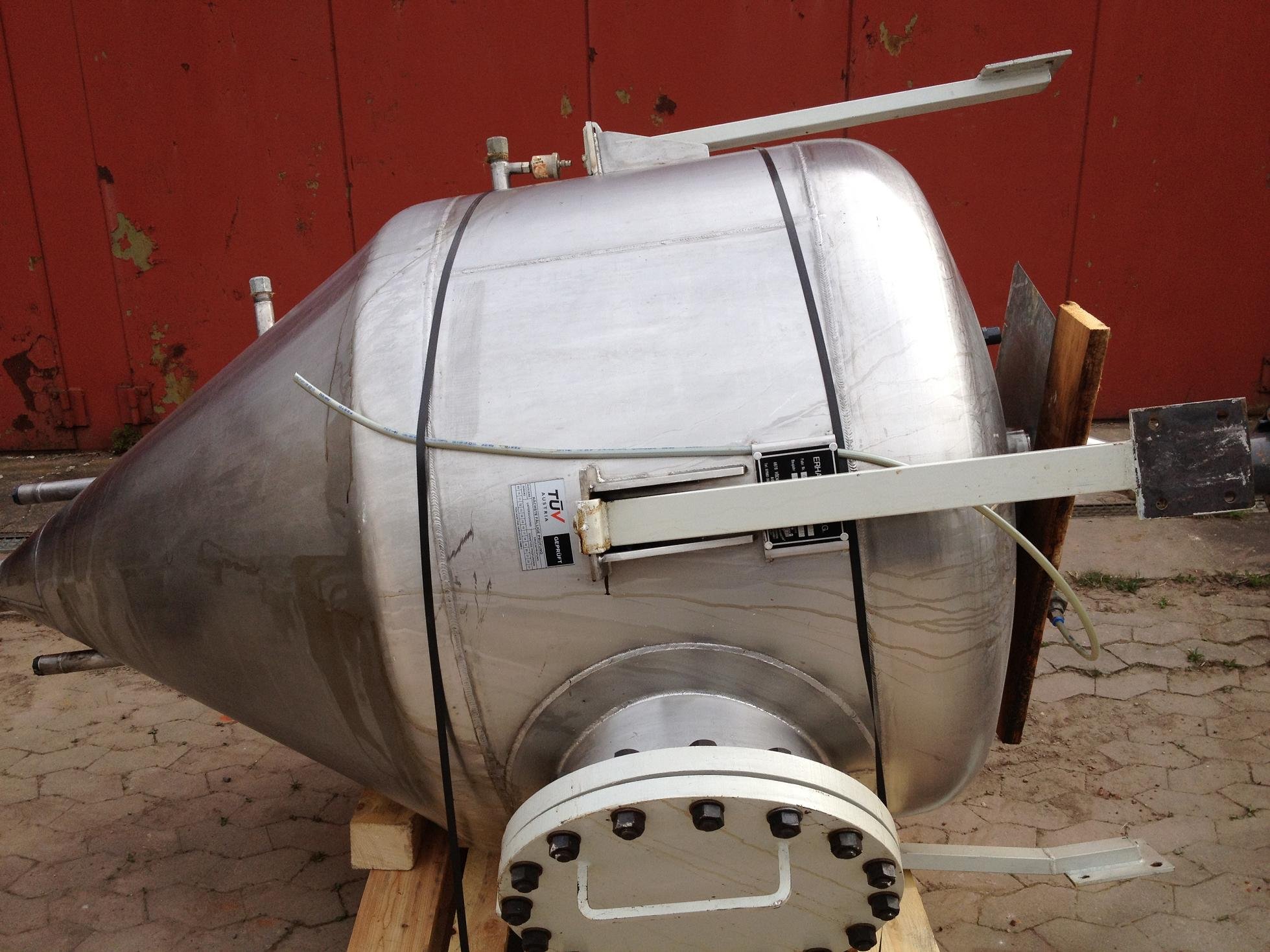 Stainless steel vessel
