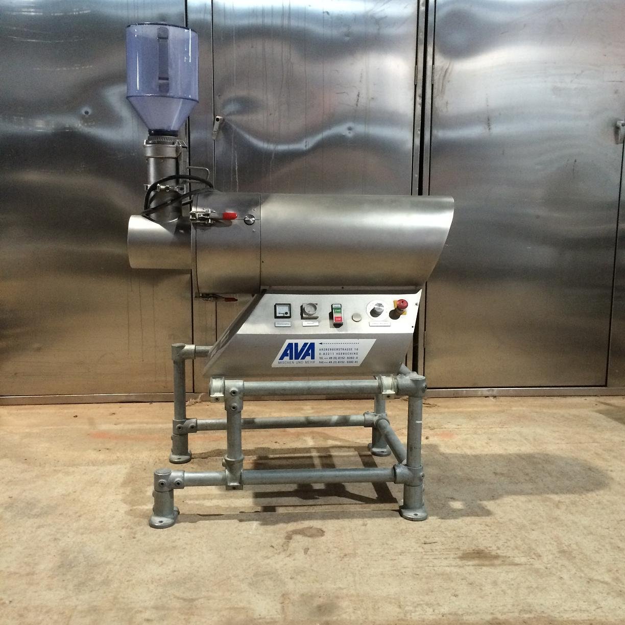 Inclined shovel mixer