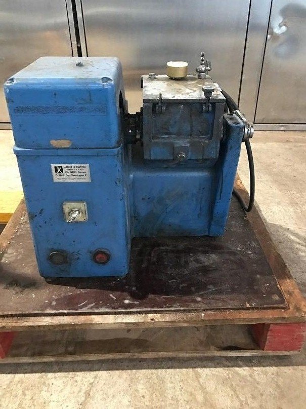 High performance kneading machine