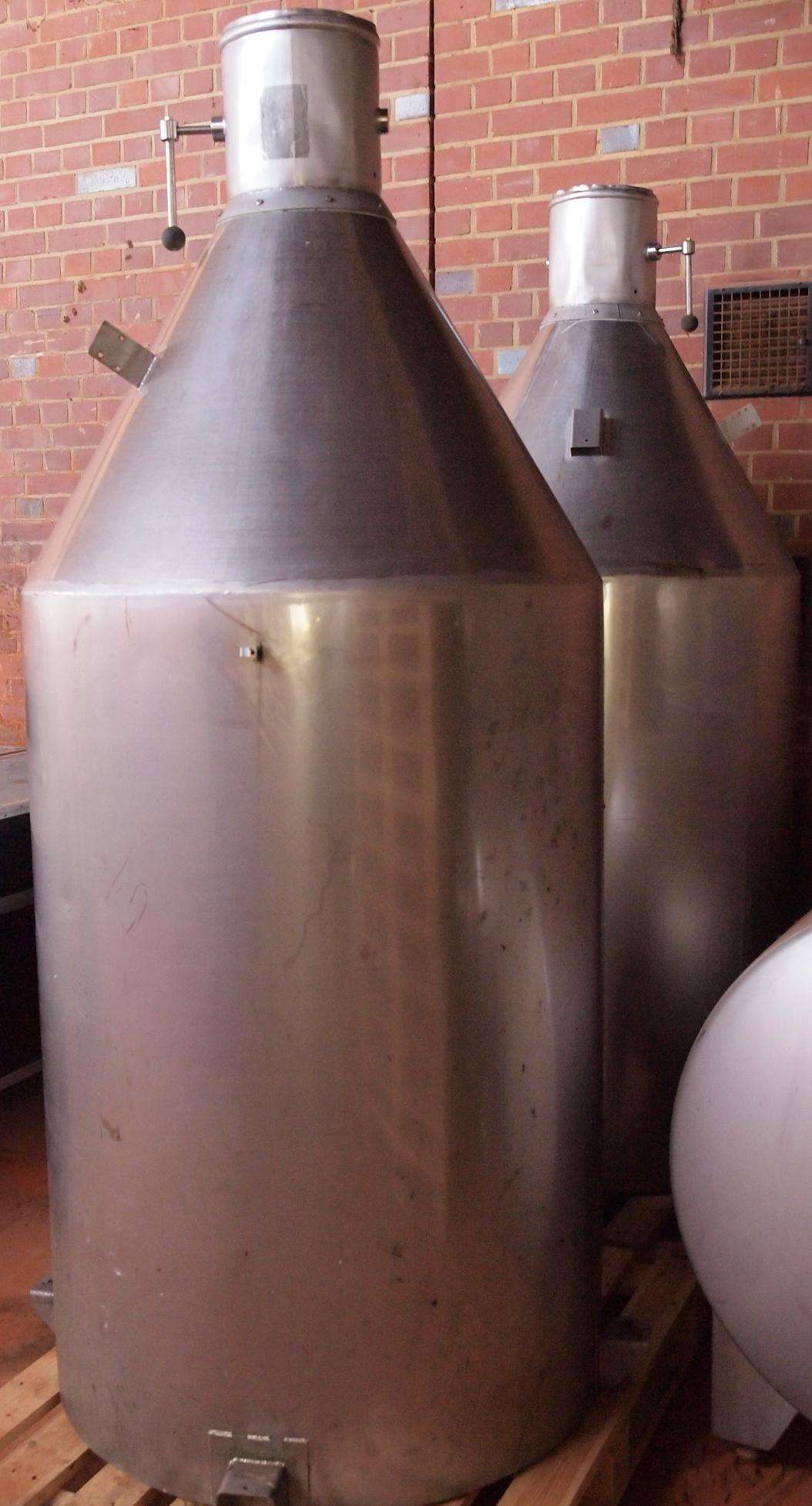 Edelstahlsilo 2
