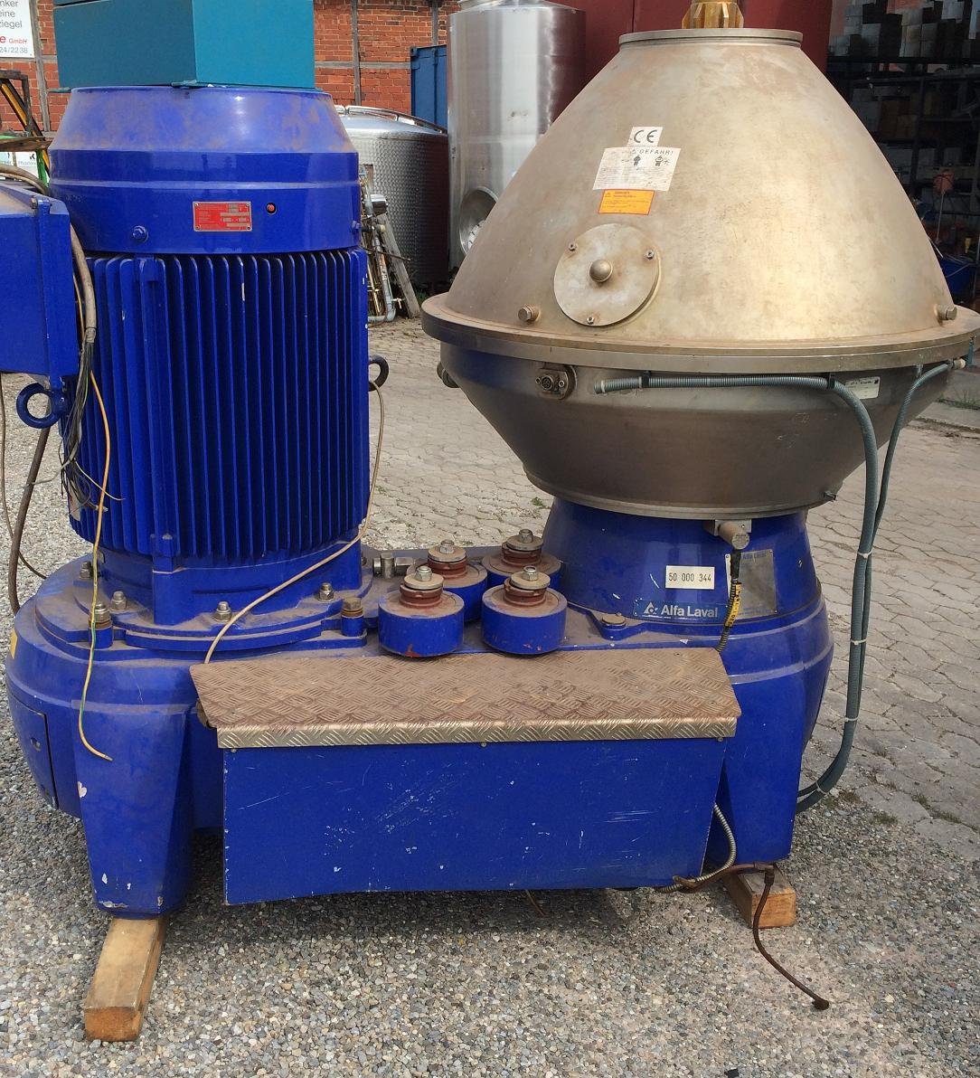Nozzle separator