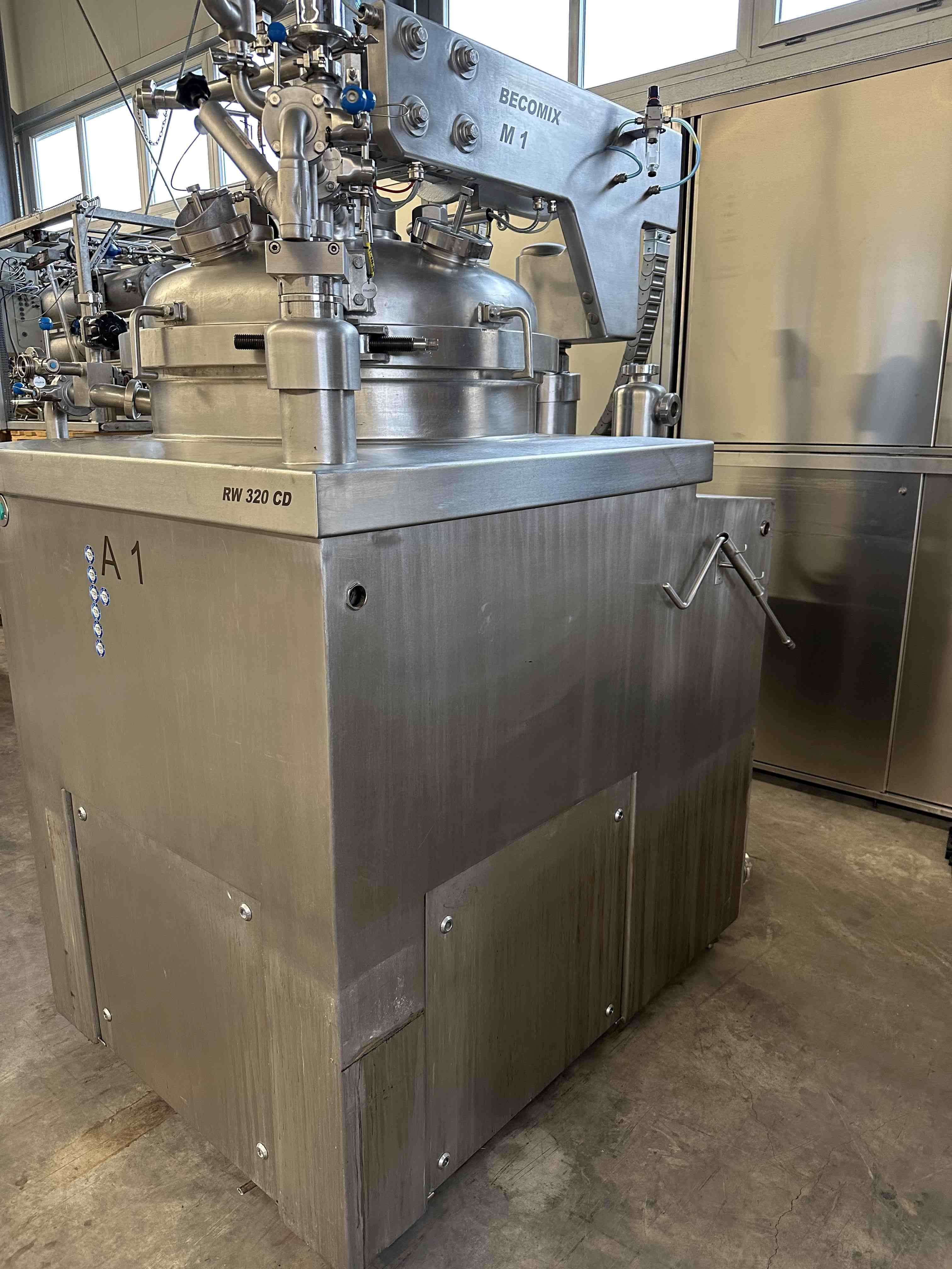 Process plant / Vacuum homogenisation plant 5