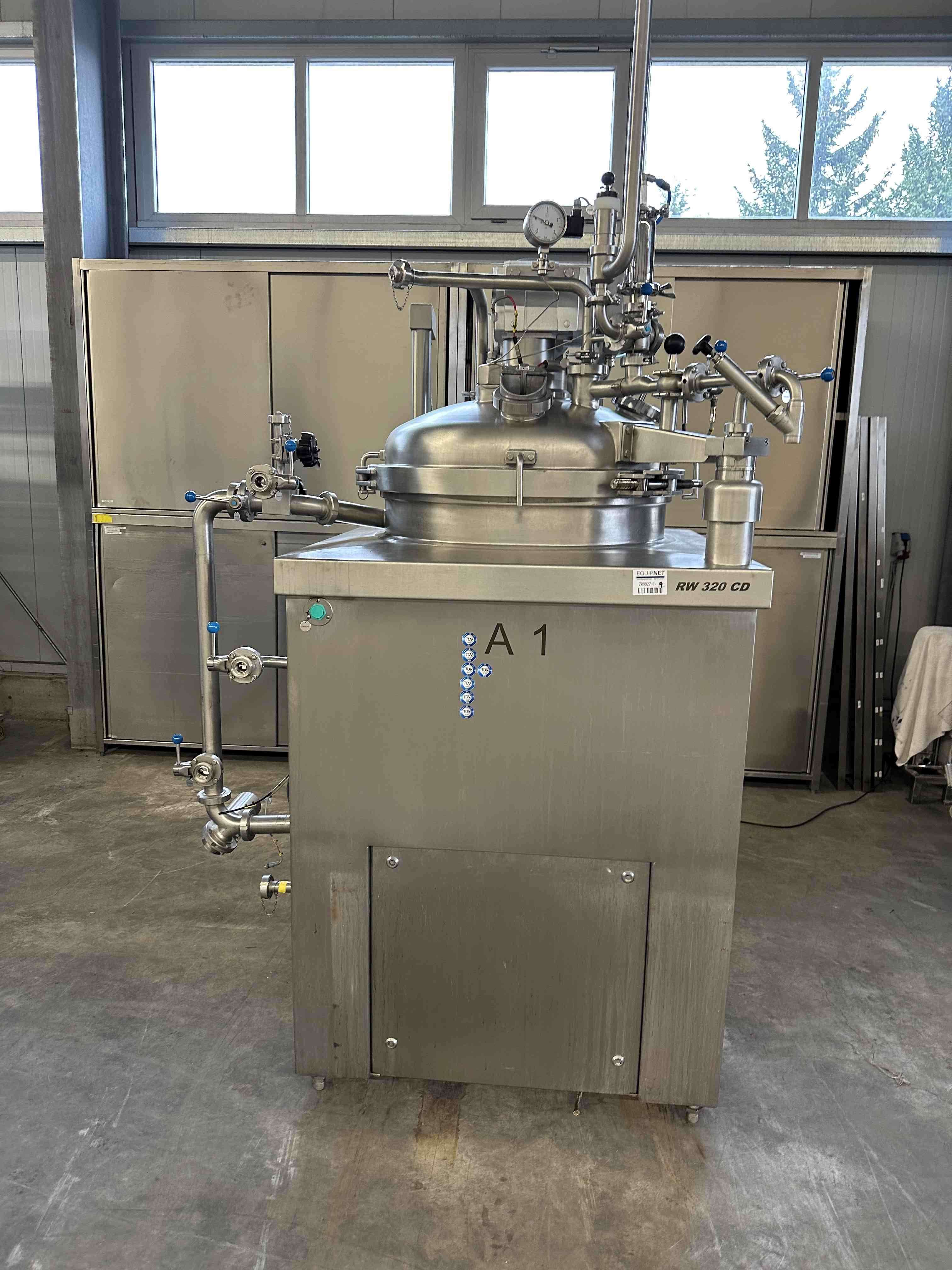 Process plant / Vacuum homogenisation plant 2