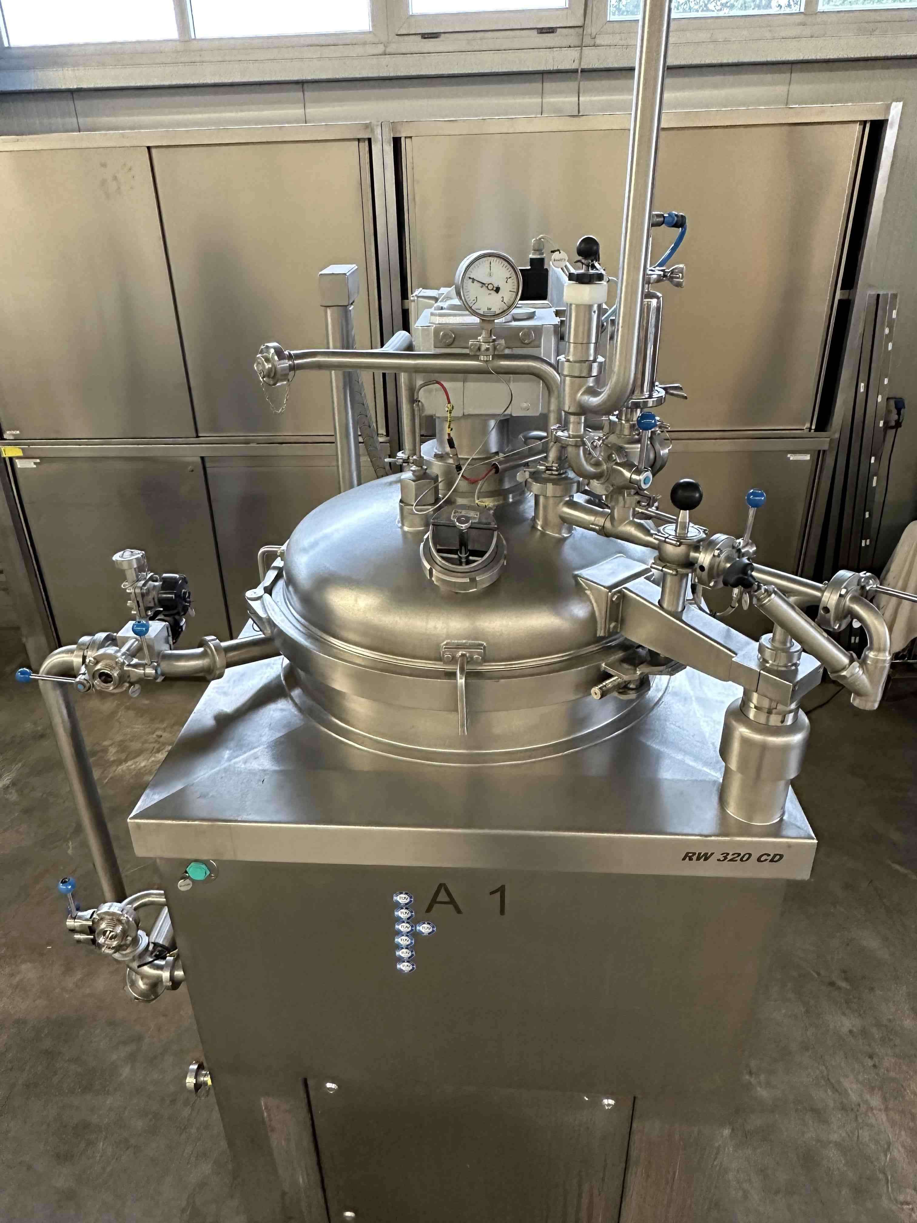 Process plant / Vacuum homogenisation plant 7