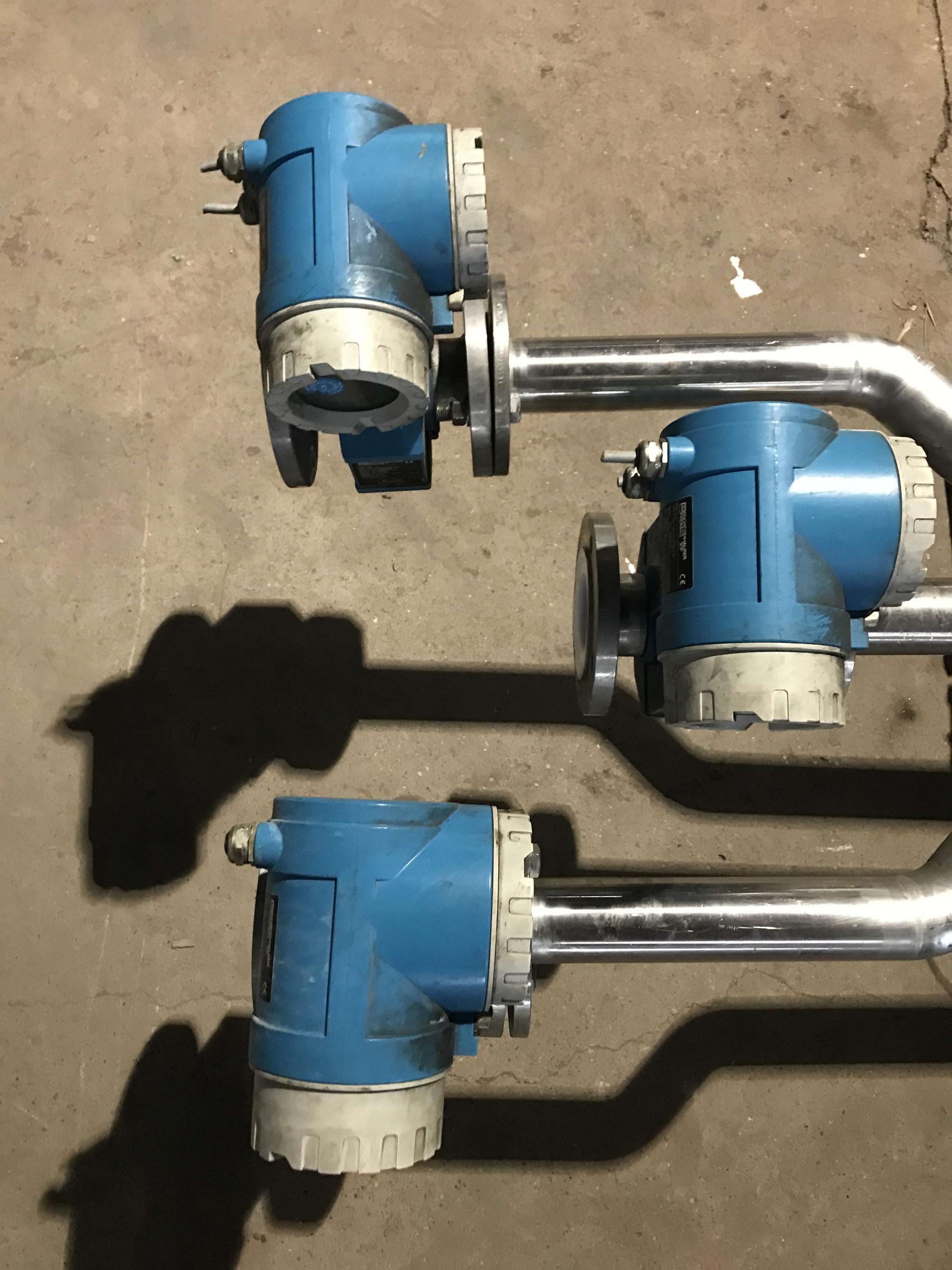 Coupling panel with 3 flow meters 3