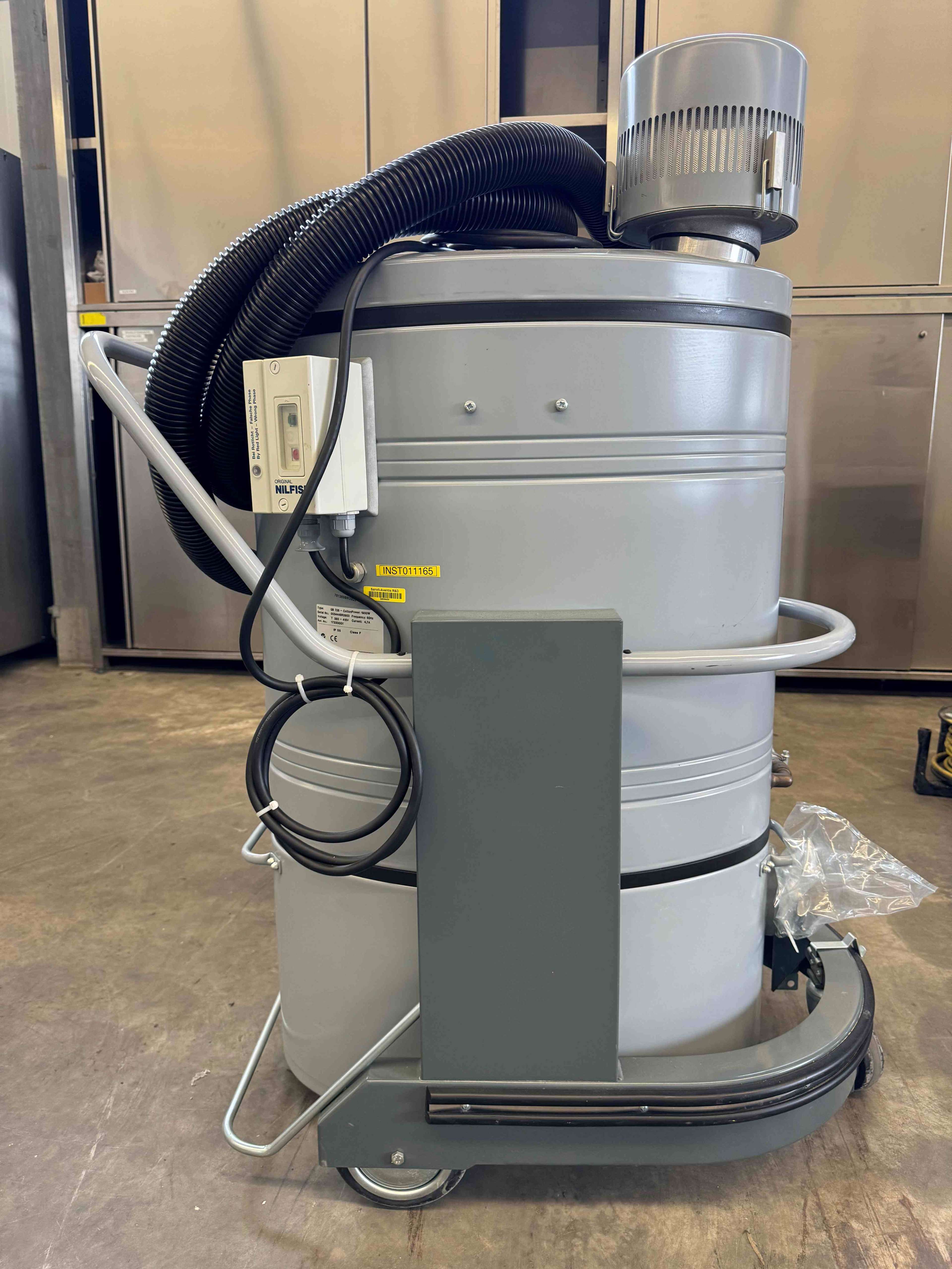 Vacuum cleaner 4