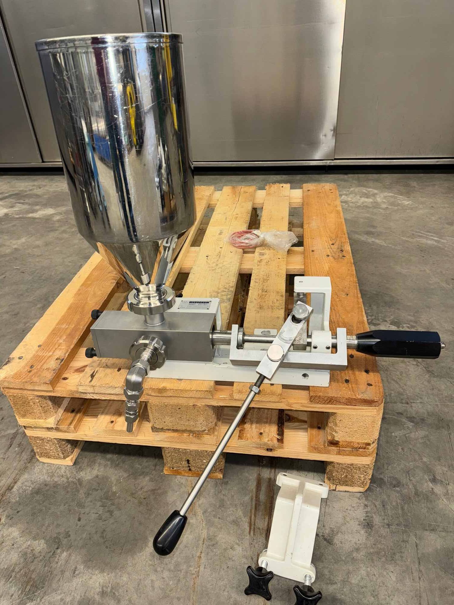 Filling machine