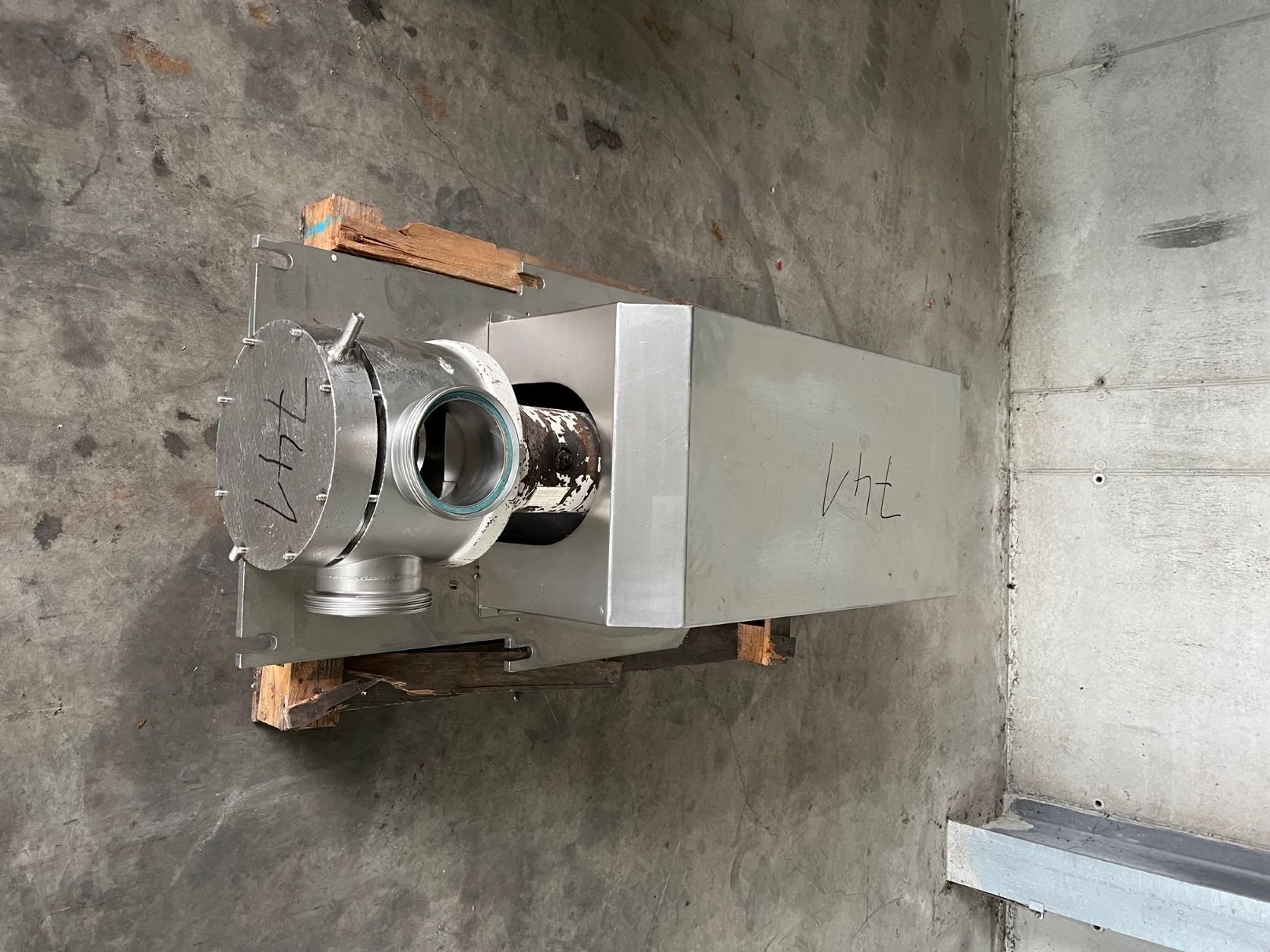 Sine pump