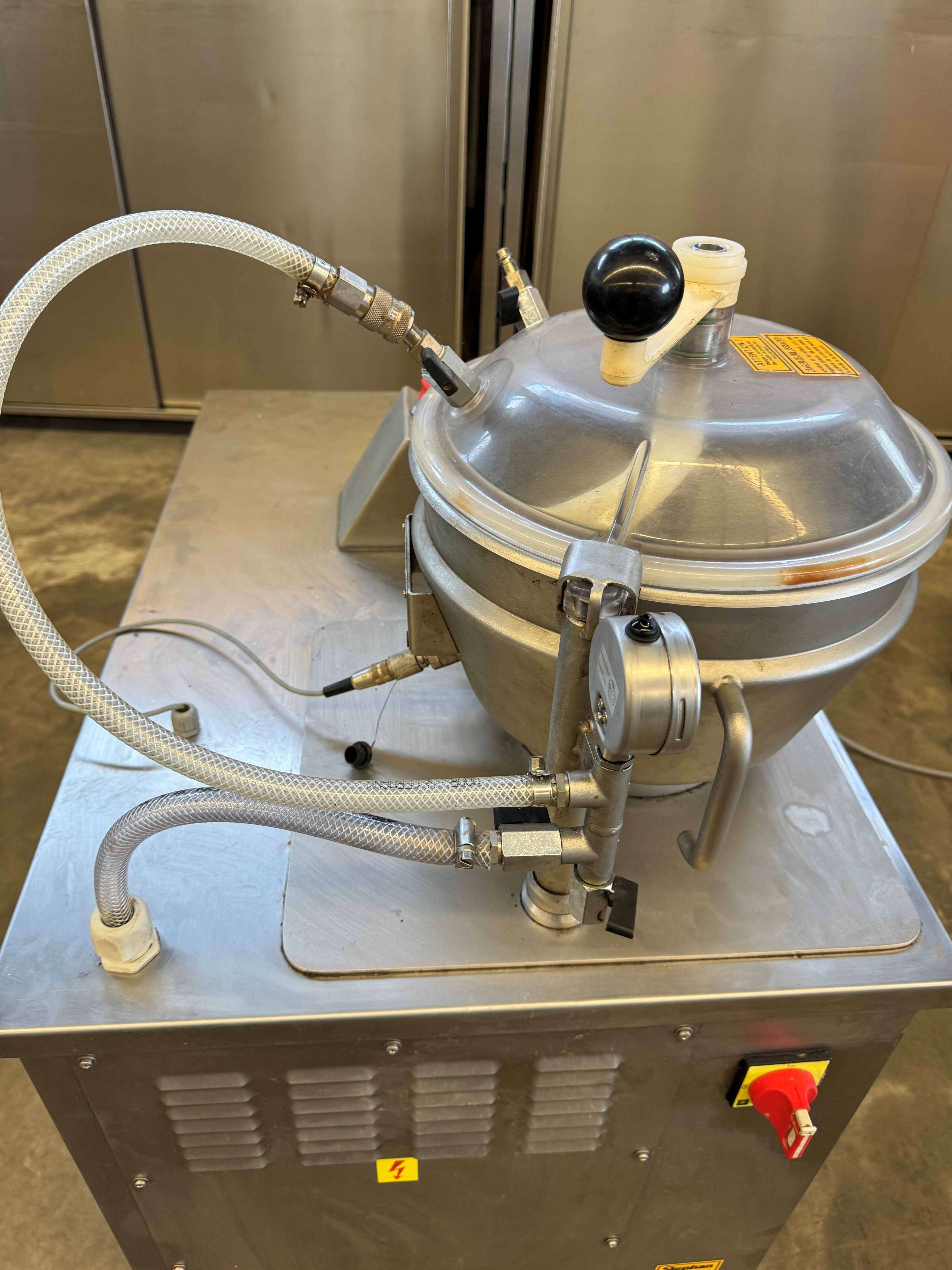 Universal machine 4