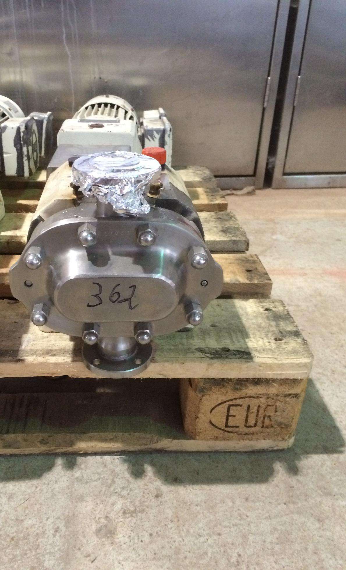 Rotary lobe pump 2