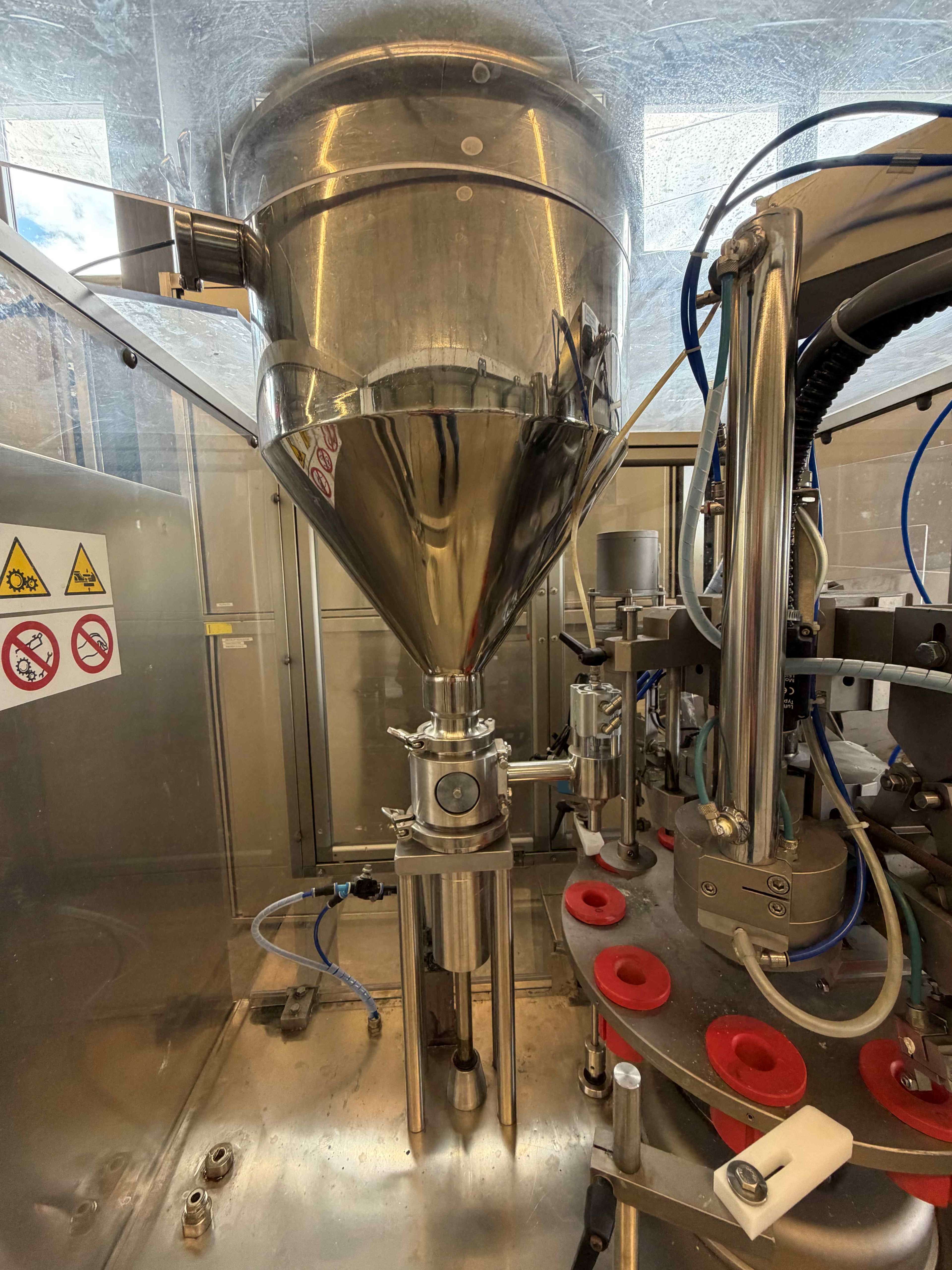TGM E 250 MATIC tube filling and capping machine used 4