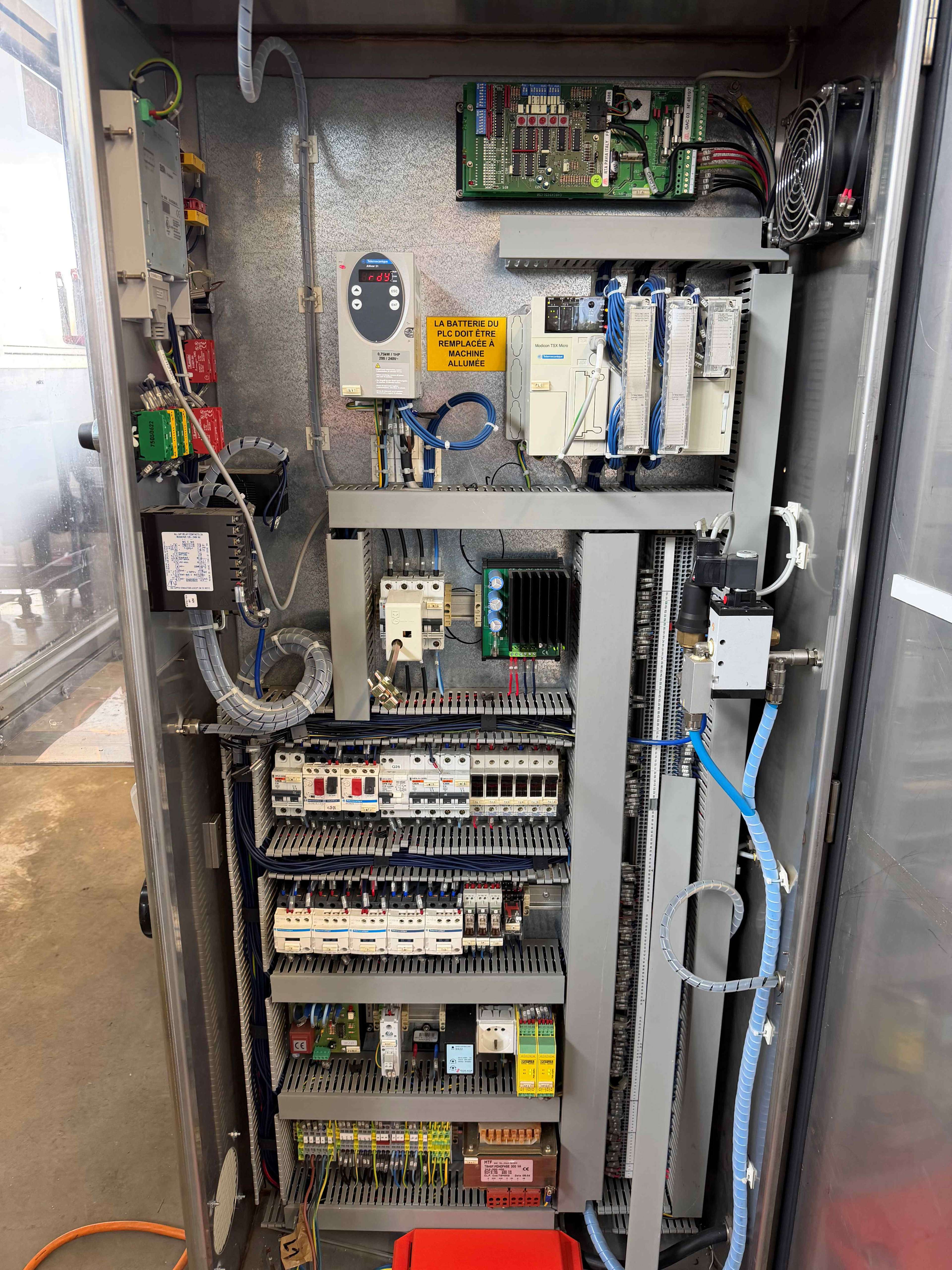 TGM E 250 MATIC tube filling and capping machine used 5
