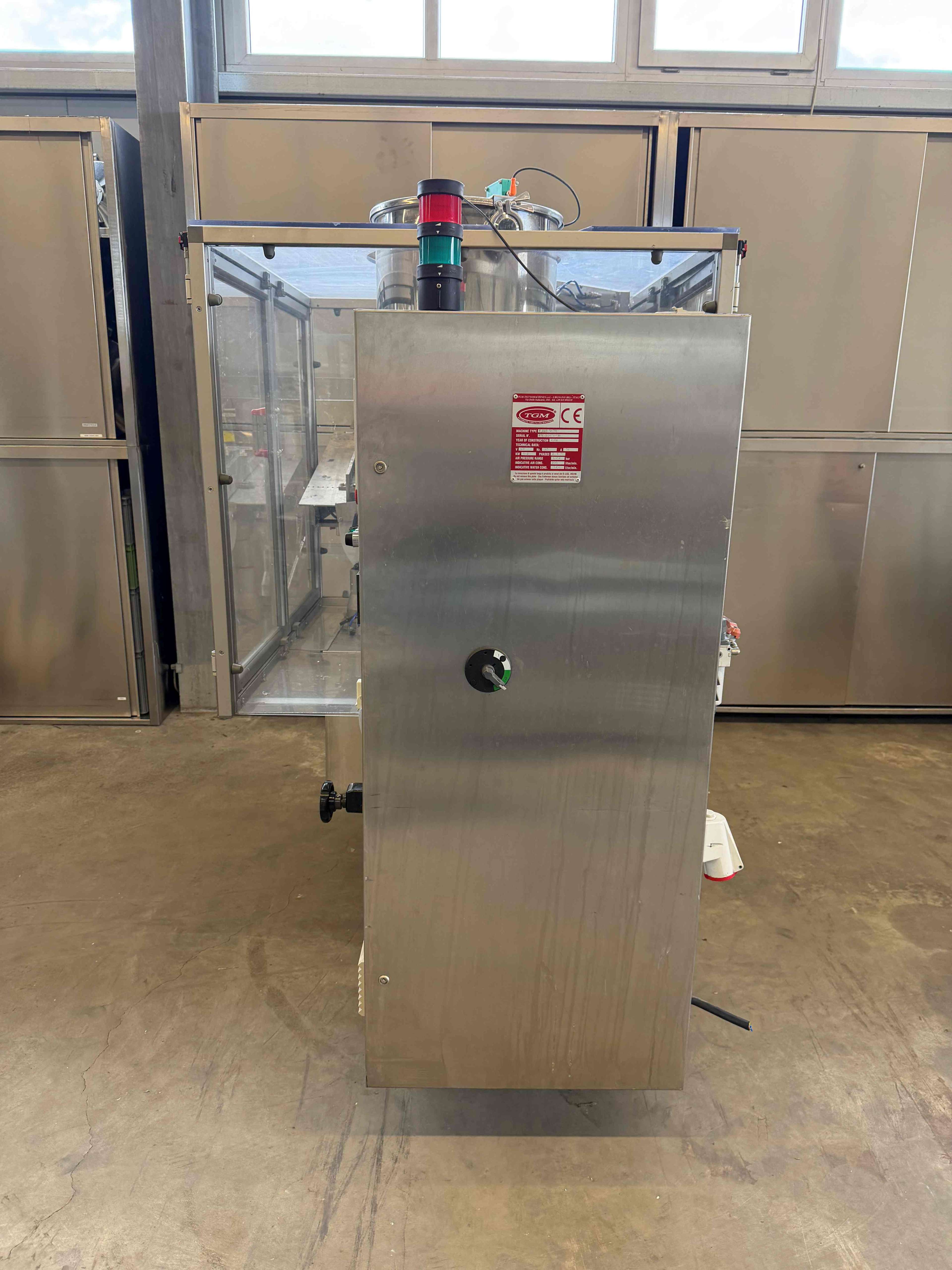 TGM E 250 MATIC tube filling and capping machine used 10