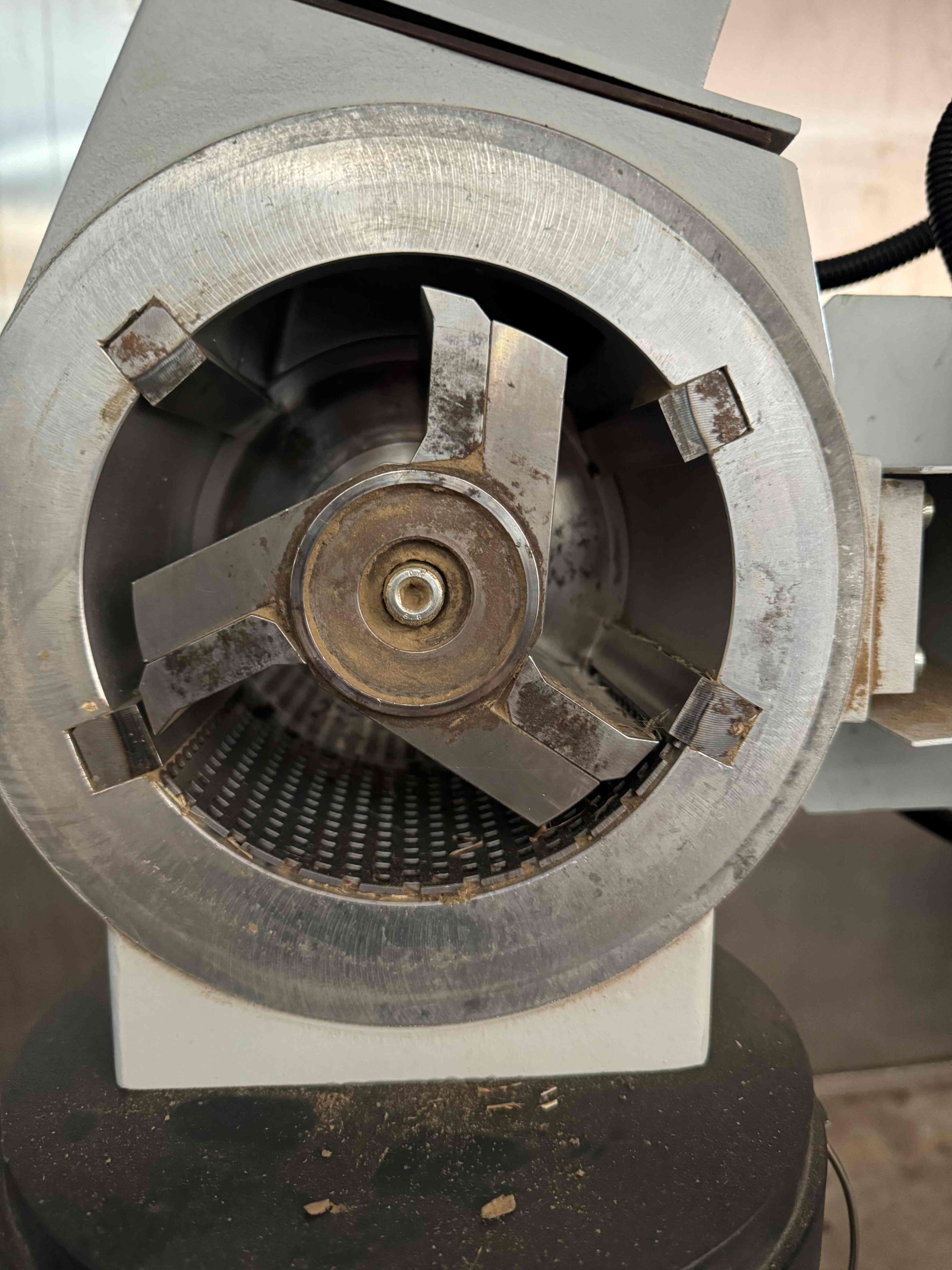Cutting mill 6