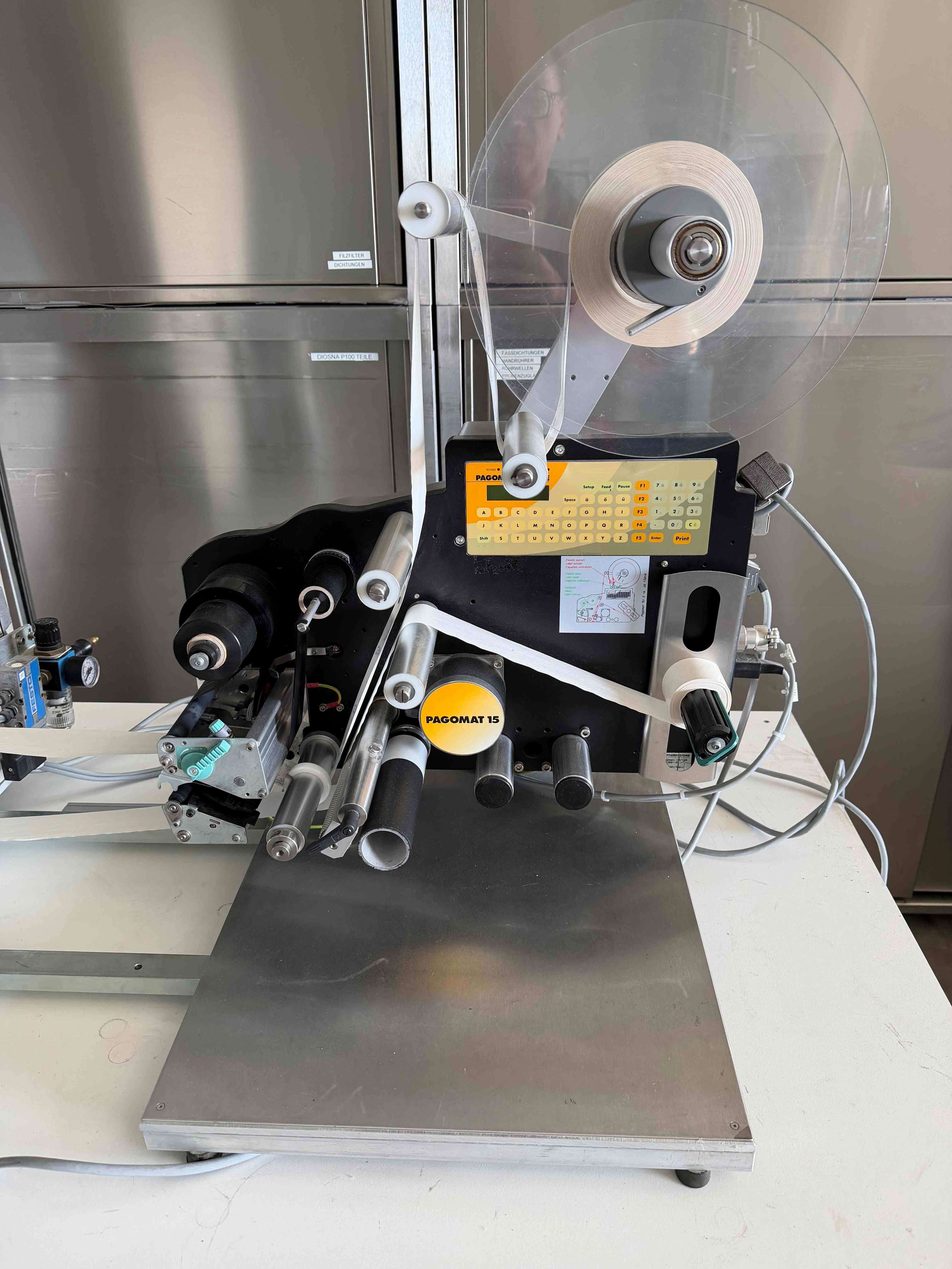 Labelling machine 4