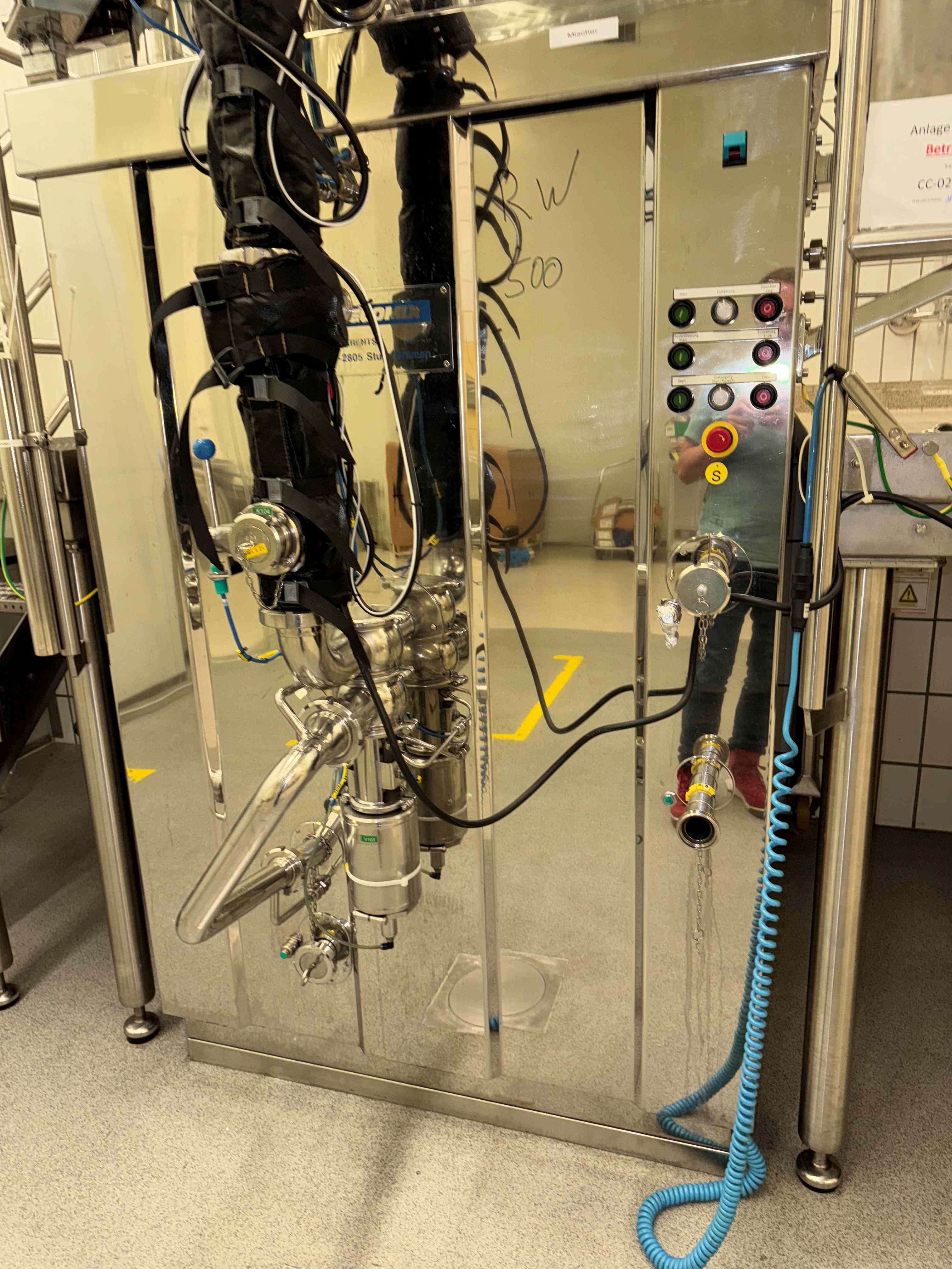 Homogenizing mixer 14