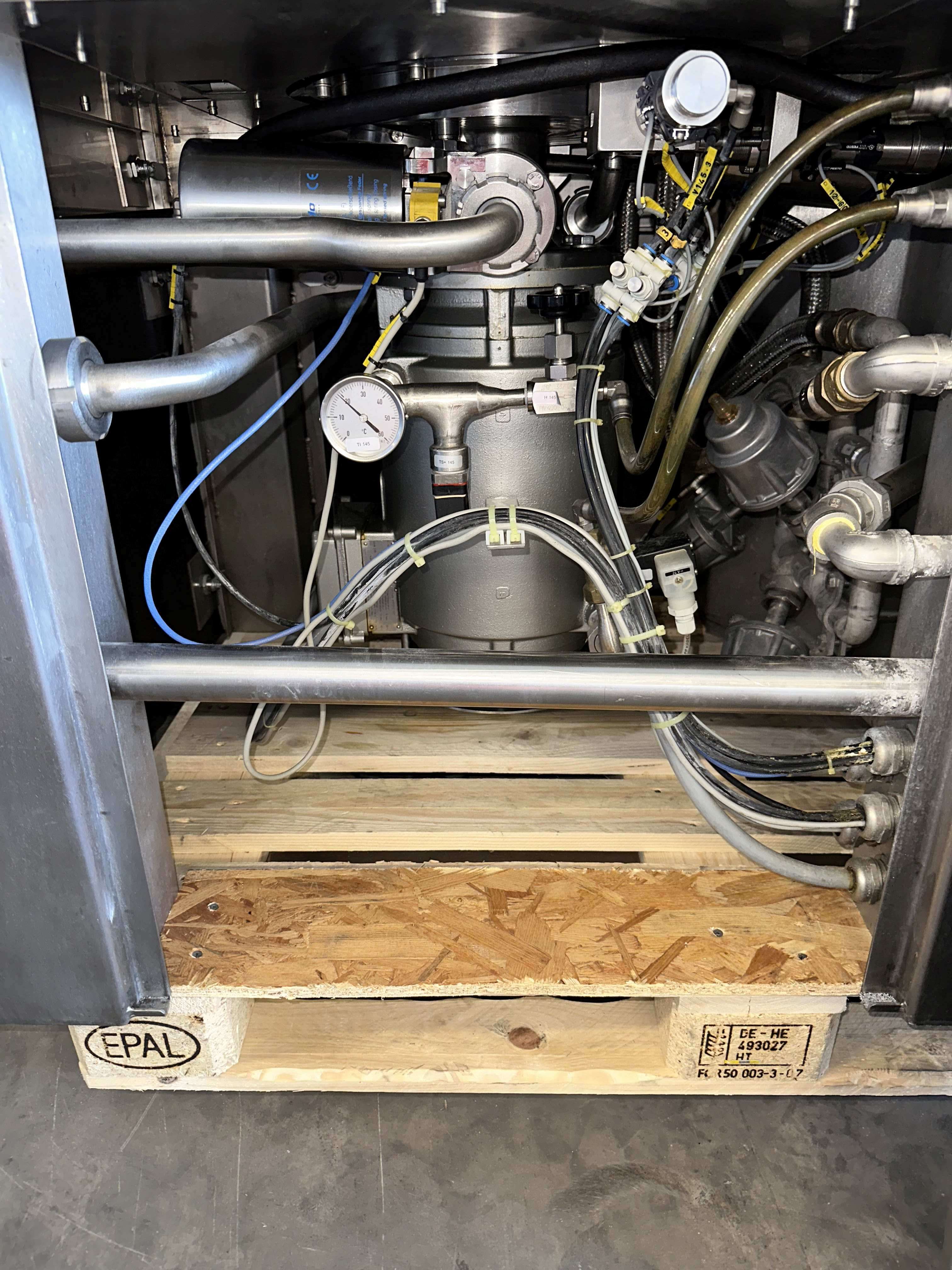 Homogenizing mixer with powderjet 6