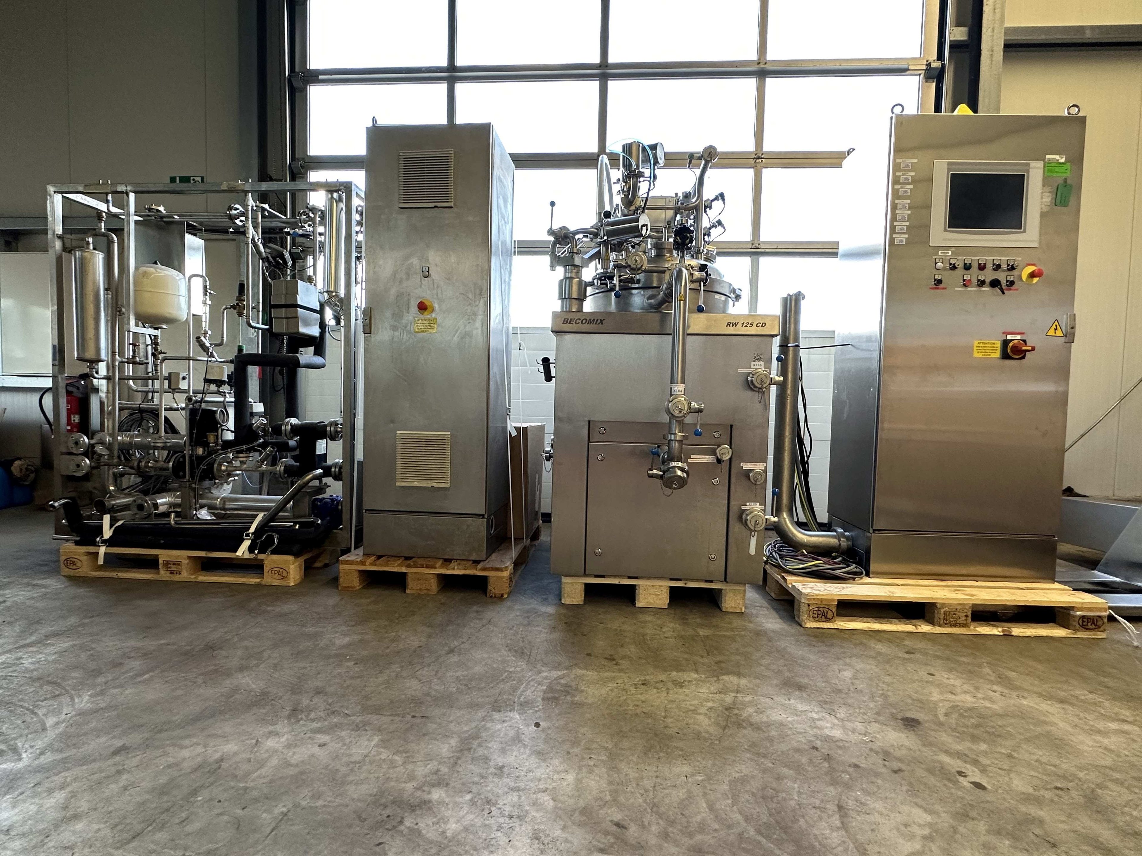 Homogenizing mixer with powderjet