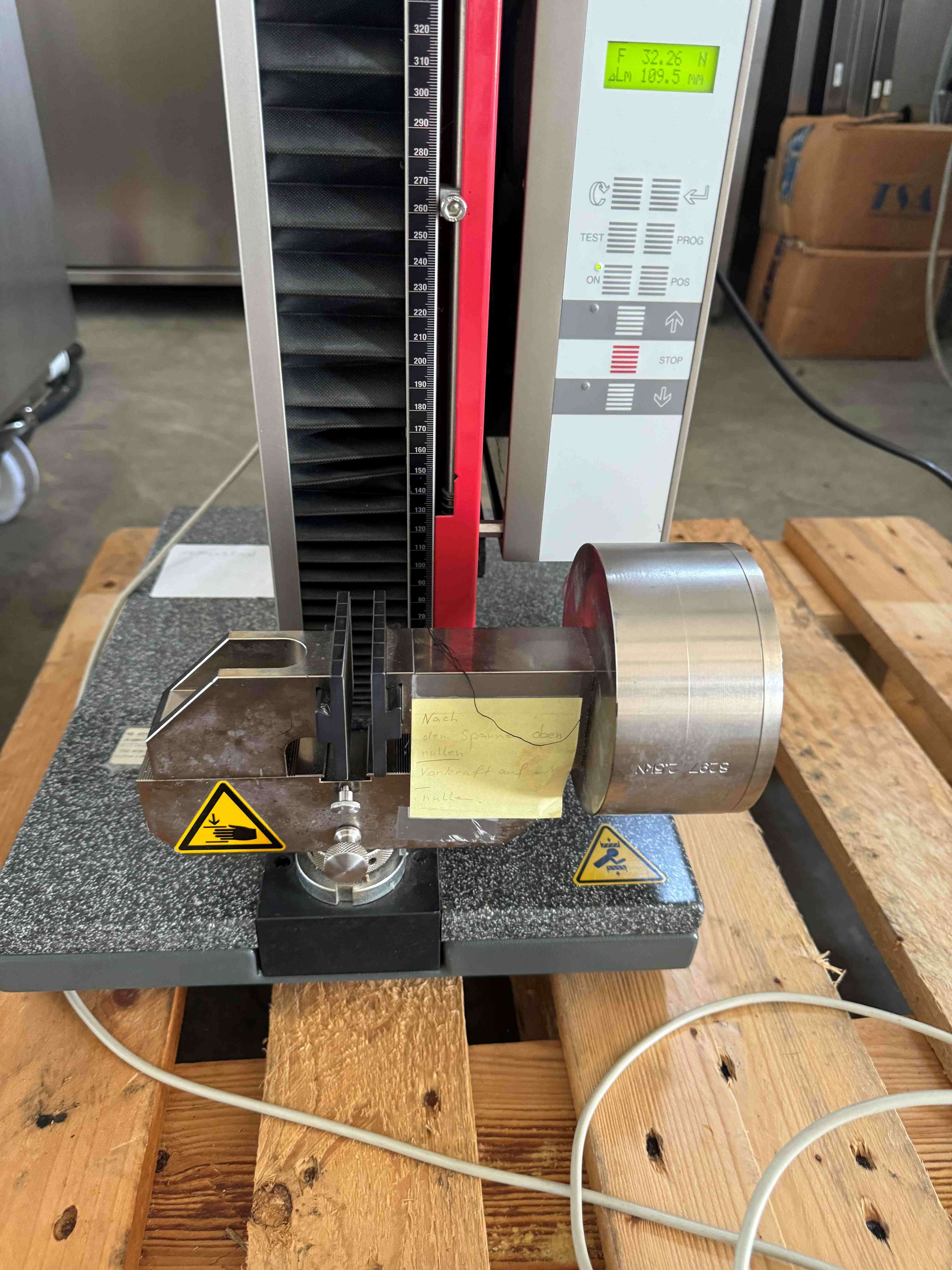 Tension and compression tester 2