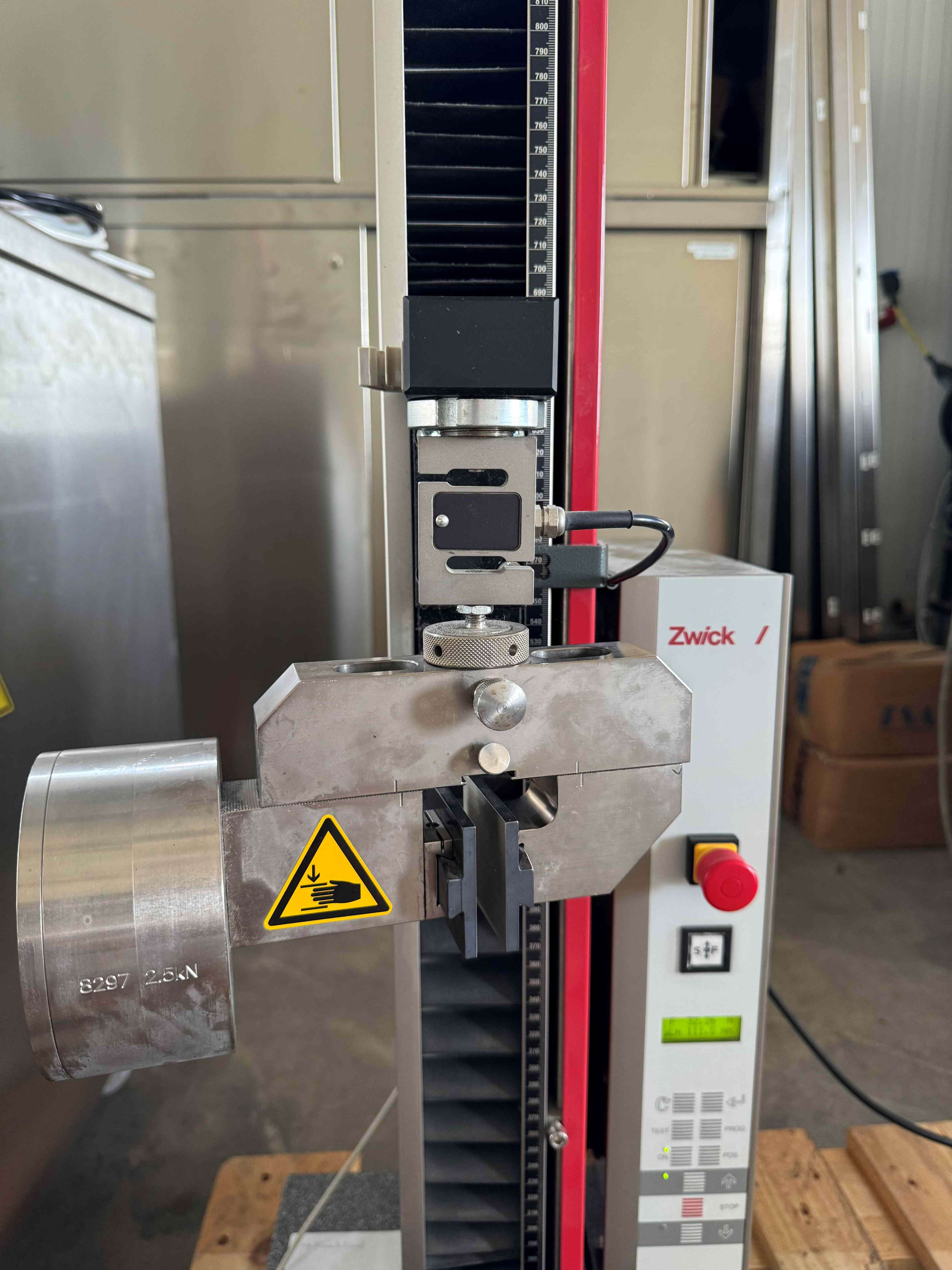 Tension and compression tester 3