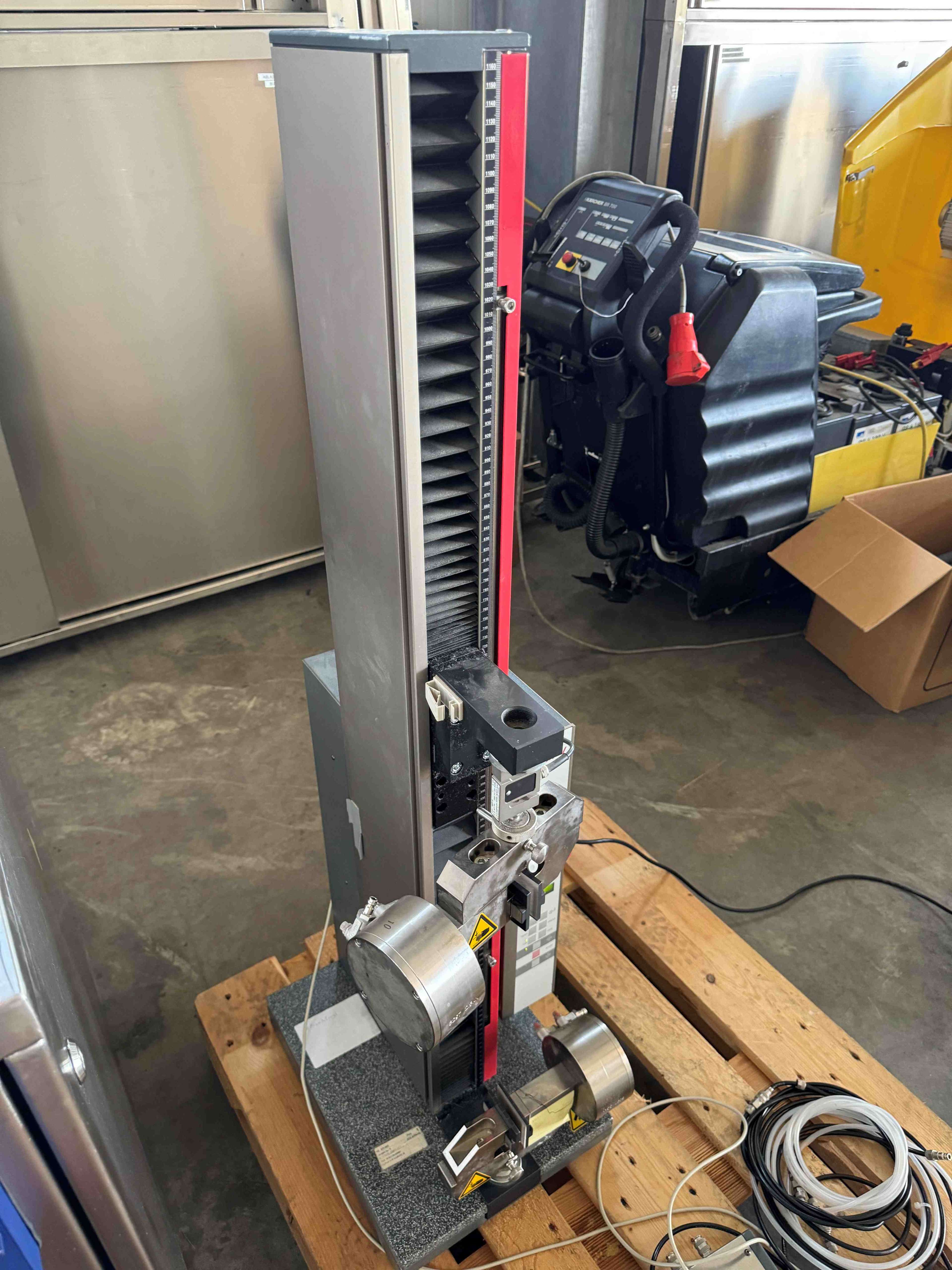 Tension and compression tester 7