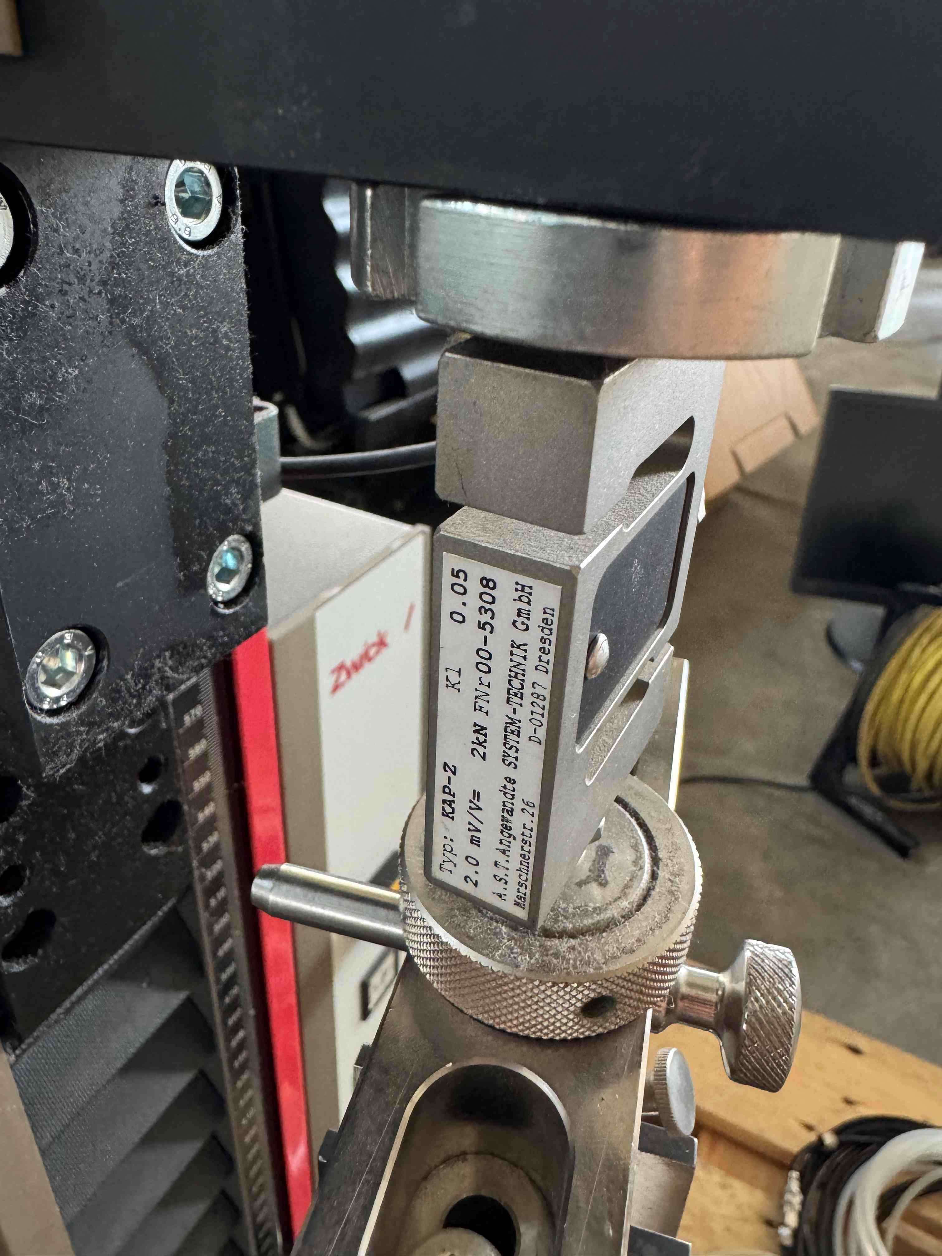 Tension and compression tester 9
