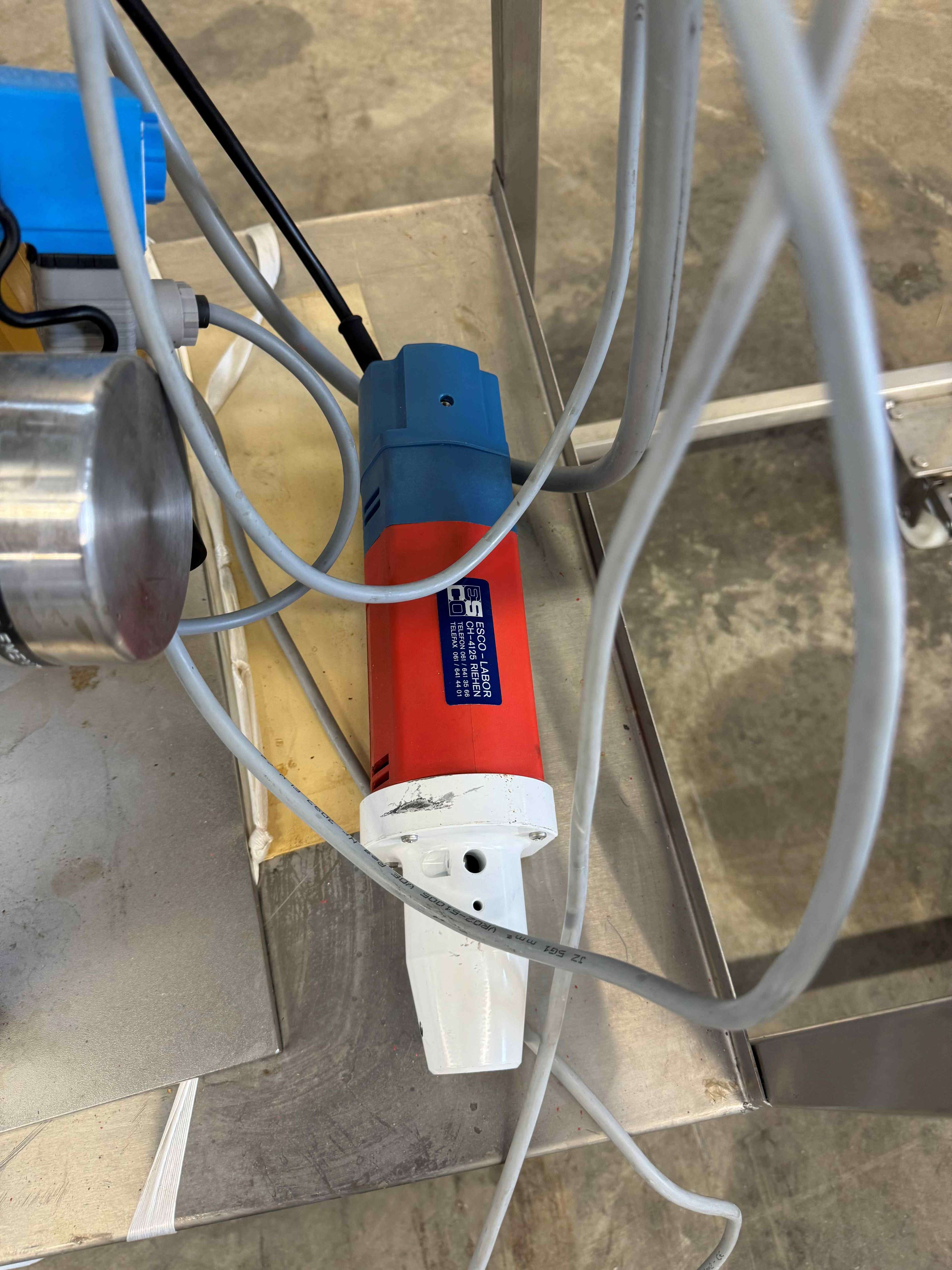 Homogenising machine 10