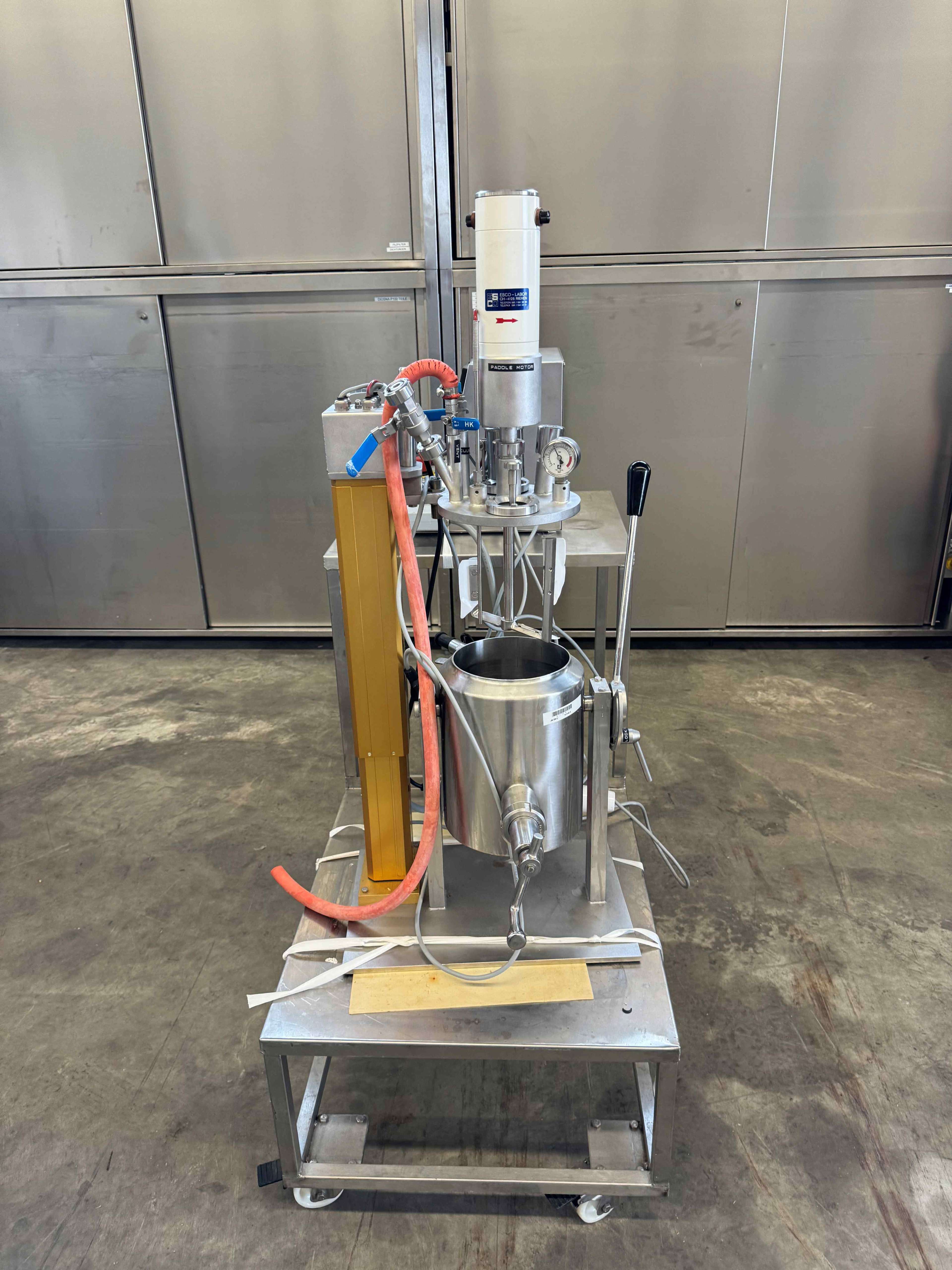 Homogenising machine 11