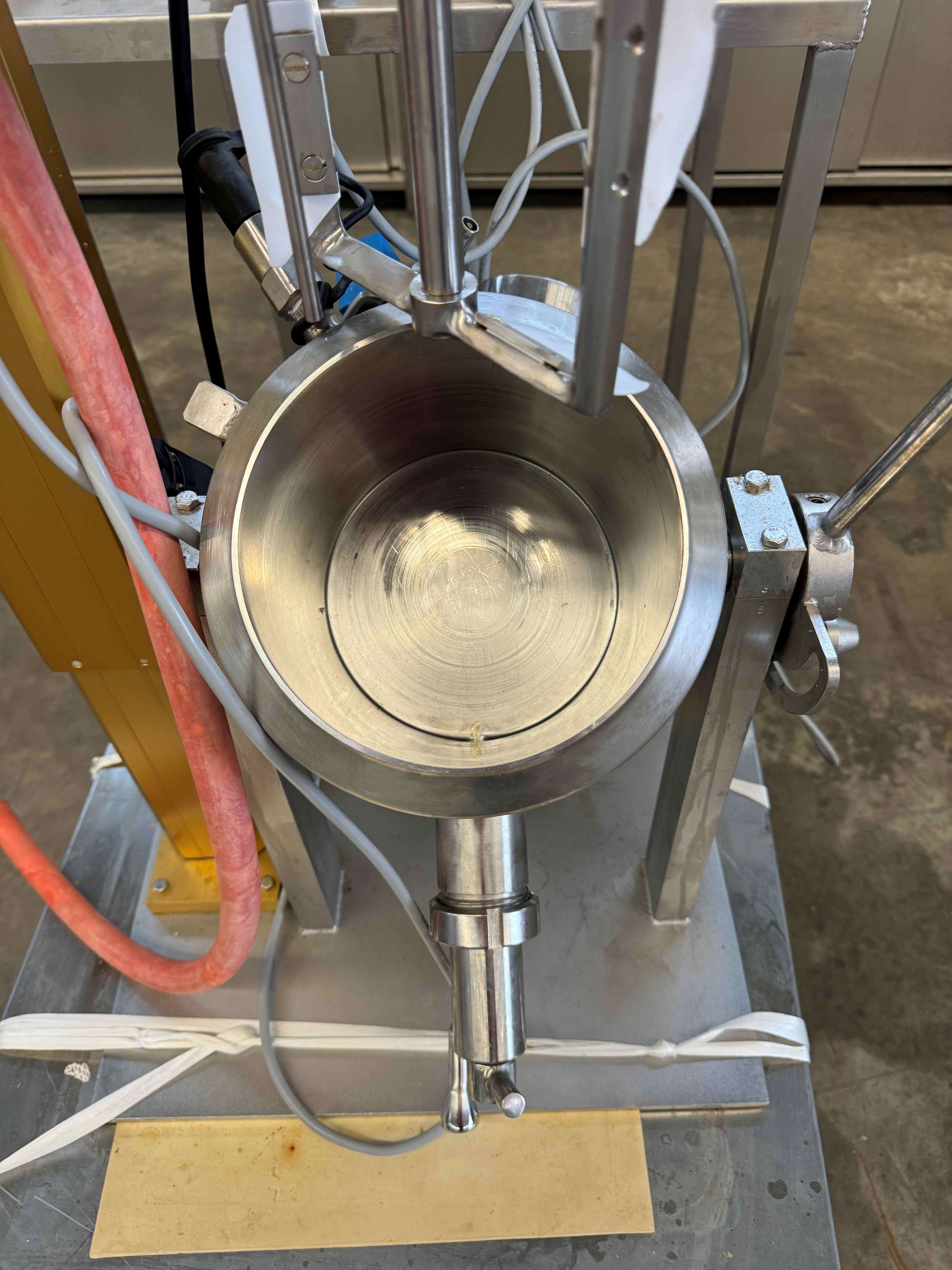 Homogenising machine 13