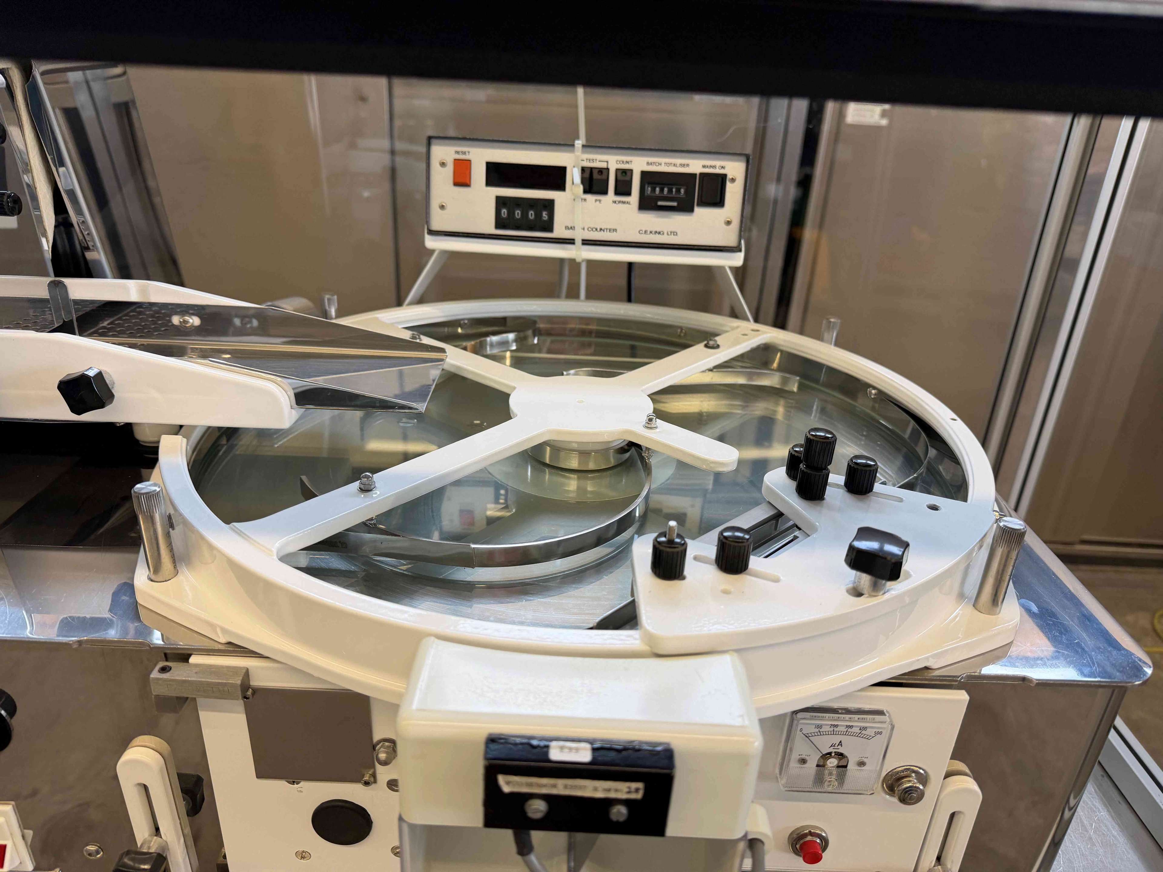 Tablet counting machine 2