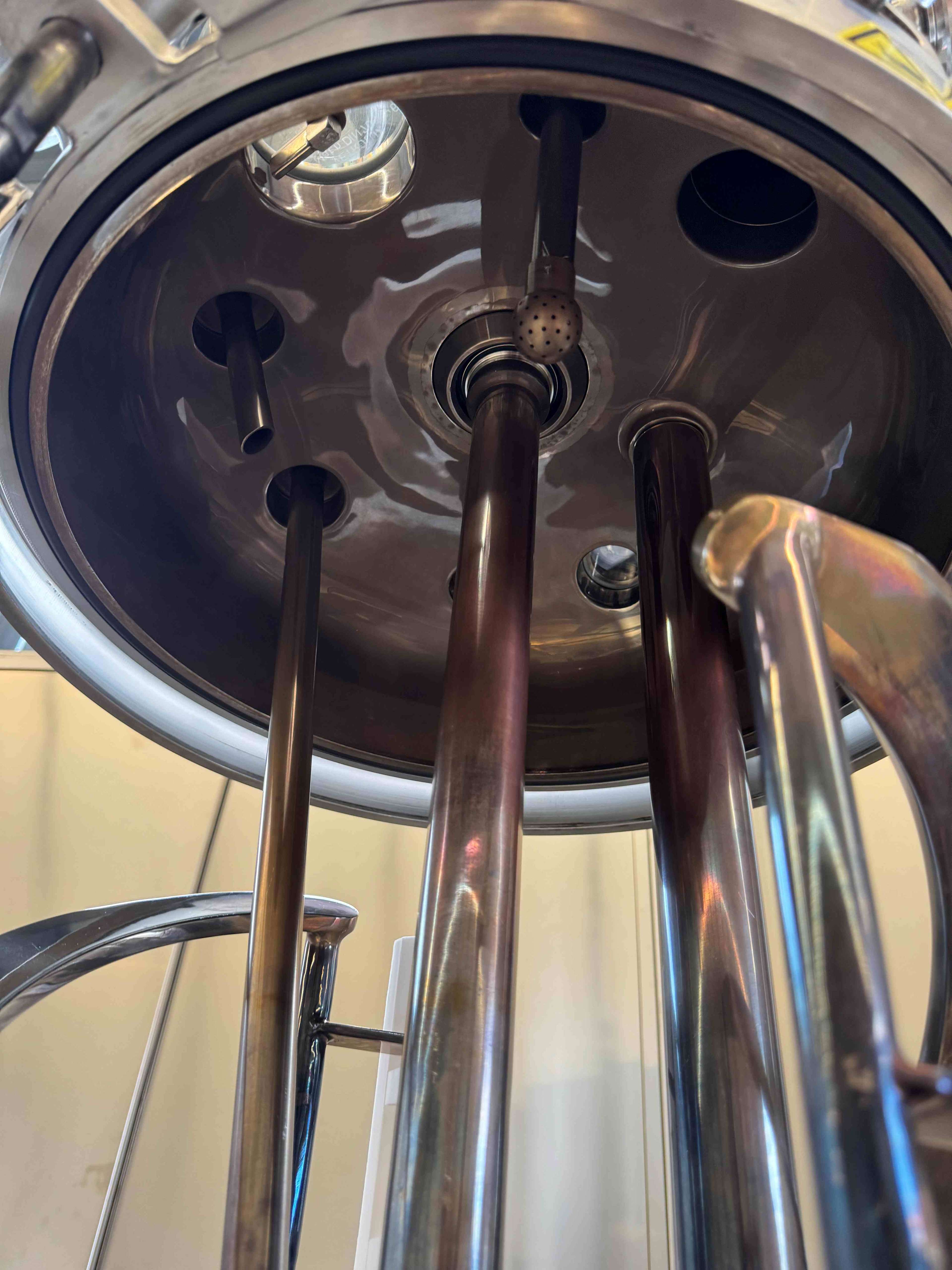 Vacuum process plant 10